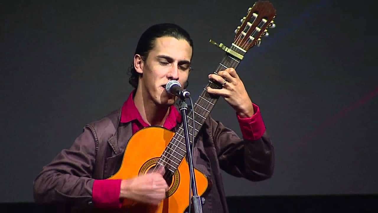 De una manera distinta - TEDxPuraVida